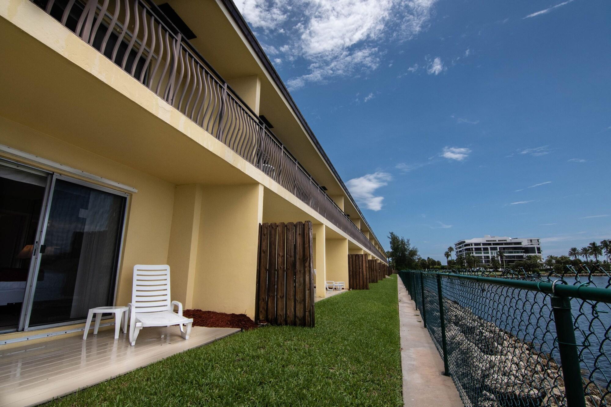 Palm Beach Resort Lake Worth Beach Exterior photo